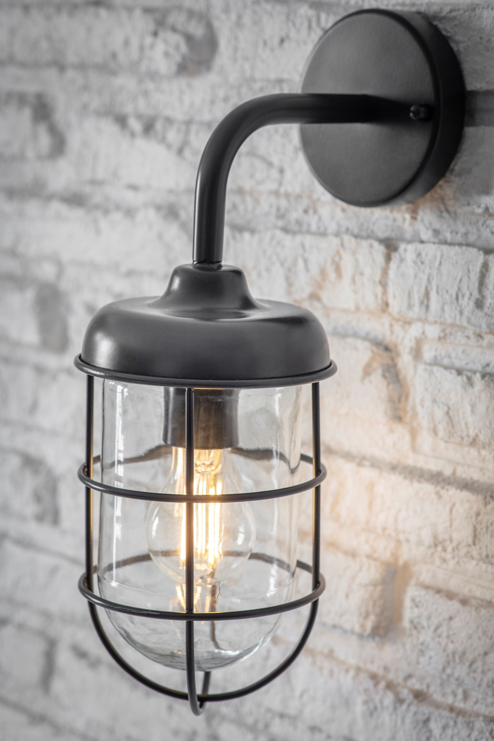 Finsbury outdoor store wall light